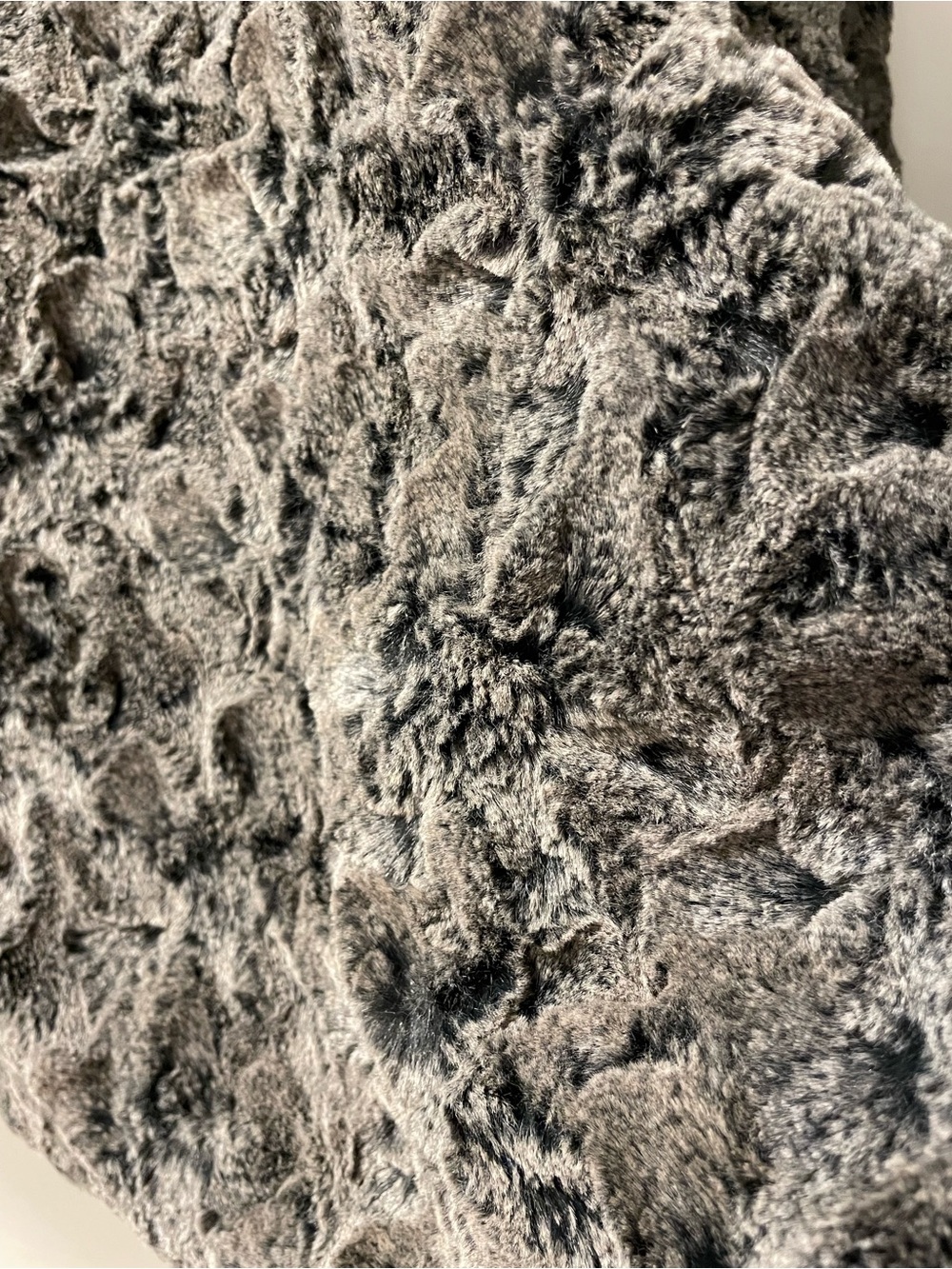 Chic Faux Fur Cape ( Ruana) - Picture 9 of 13